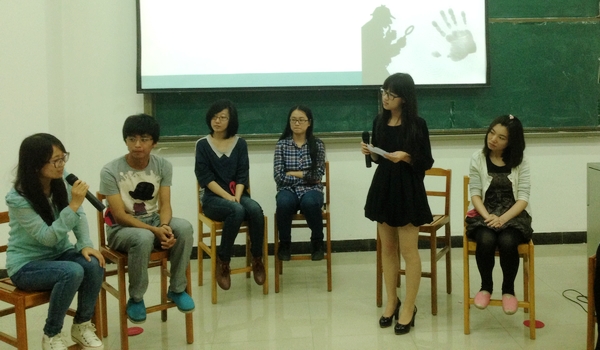 05 英语读书报告会.jpg