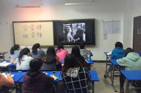 01-主题交流会.jpg