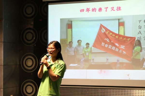 09_老队员呼吁更多的人加入志愿的队伍.JPG