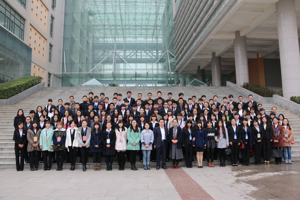 9.2014-2015学年校级学生组织主要学生干部合影.jpg