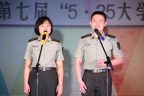 11-四医大表演相声.JPG