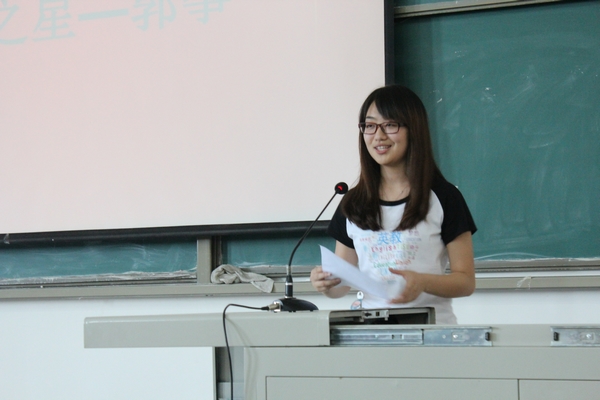 08-学生代表发言.JPG